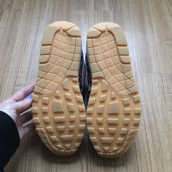 SOLD! Nike Air Max 1 Floral - Picture 8 of 8